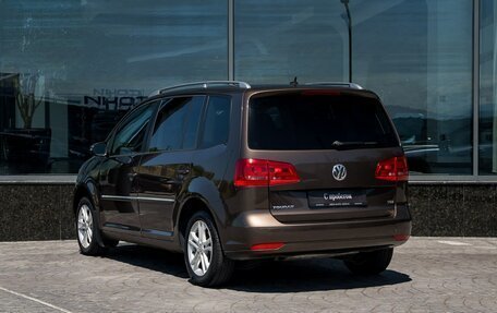 Volkswagen Touran III, 2010 год, 949 000 рублей, 4 фотография