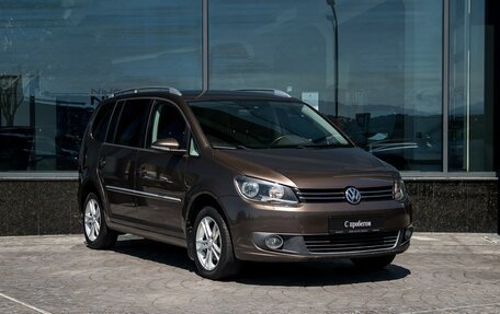 Volkswagen Touran III, 2010 год, 949 000 рублей, 3 фотография