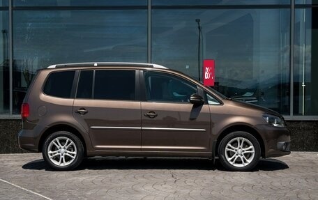 Volkswagen Touran III, 2010 год, 949 000 рублей, 7 фотография