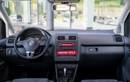 Volkswagen Touran III, 2010 год, 949 000 рублей, 9 фотография