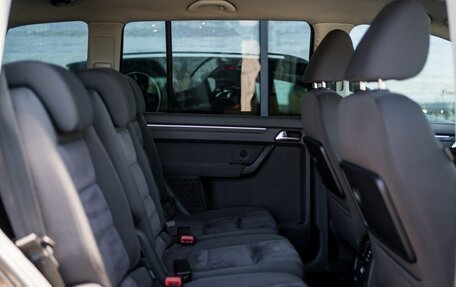 Volkswagen Touran III, 2010 год, 949 000 рублей, 19 фотография
