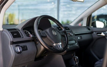 Volkswagen Touran III, 2010 год, 949 000 рублей, 22 фотография