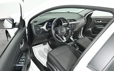 KIA Rio IV, 2022 год, 1 695 000 рублей, 8 фотография