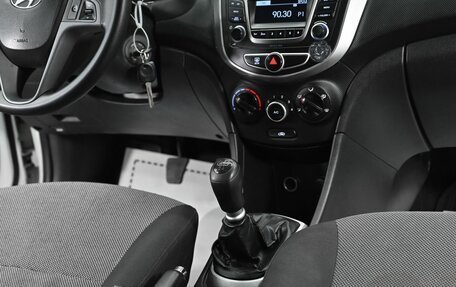 Hyundai Solaris II рестайлинг, 2011 год, 745 000 рублей, 12 фотография