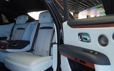 Rolls-Royce Ghost Series II рестайлинг, 2021 год, 31 000 000 рублей, 15 фотография