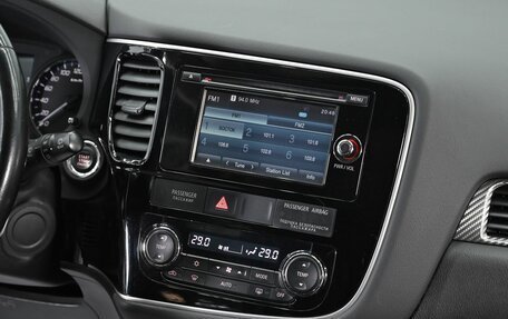 Mitsubishi Outlander III рестайлинг 3, 2014 год, 1 525 000 рублей, 10 фотография