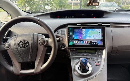 Toyota Prius, 2010 год, 1 050 000 рублей, 4 фотография