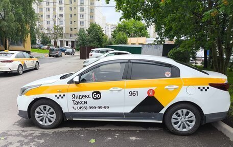 KIA Rio IV, 2018 год, 980 000 рублей, 2 фотография