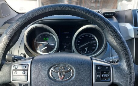 Toyota Land Cruiser Prado 150 рестайлинг 2, 2016 год, 4 700 000 рублей, 8 фотография