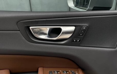 Volvo XC60 II, 2022 год, 3 690 000 рублей, 10 фотография
