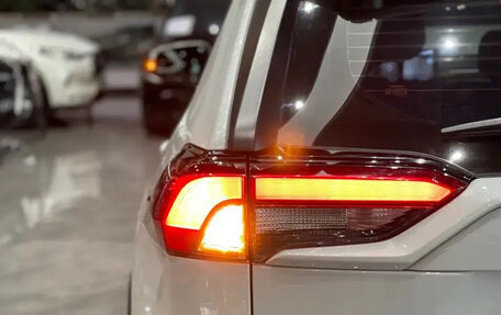 Toyota RAV4, 2022 год, 2 100 000 рублей, 8 фотография