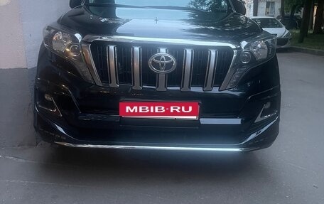 Toyota Land Cruiser Prado 150 рестайлинг 2, 2017 год, 3 250 000 рублей, 5 фотография