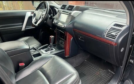 Toyota Land Cruiser Prado 150 рестайлинг 2, 2017 год, 3 250 000 рублей, 10 фотография