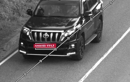 Toyota Land Cruiser Prado 150 рестайлинг 2, 2017 год, 3 250 000 рублей, 6 фотография