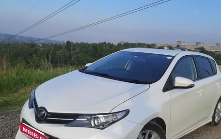 Toyota Auris II, 2013 год, 1 330 000 рублей, 2 фотография