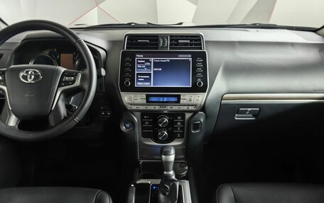Toyota Land Cruiser Prado 150 рестайлинг 2, 2021 год, 5 895 000 рублей, 11 фотография
