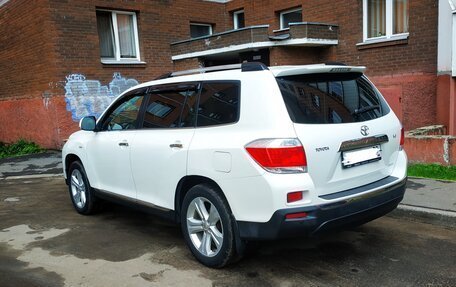 Toyota Highlander III, 2013 год, 2 500 000 рублей, 7 фотография
