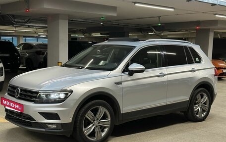 Volkswagen Tiguan II, 2018 год, 2 450 000 рублей, 3 фотография