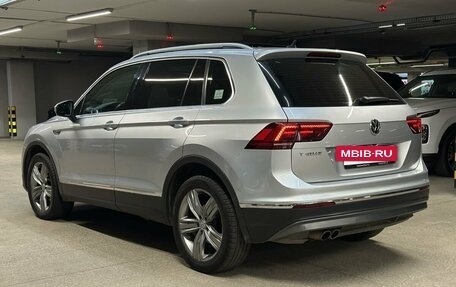 Volkswagen Tiguan II, 2018 год, 2 450 000 рублей, 4 фотография
