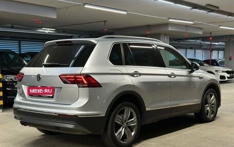 Volkswagen Tiguan II, 2018 год, 2 450 000 рублей, 6 фотография