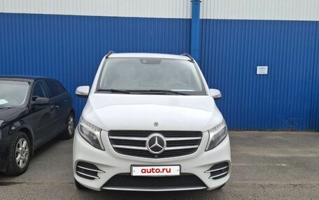 Mercedes-Benz V-Класс, 2018 год, 3 750 000 рублей, 1 фотография