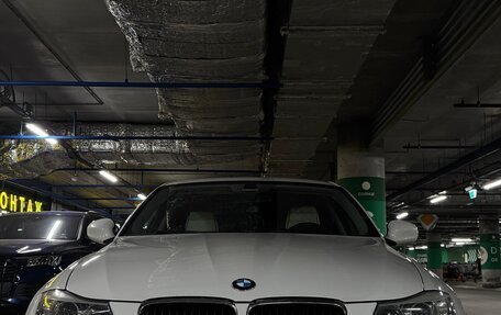 BMW 3 серия, 2011 год, 1 500 000 рублей, 3 фотография