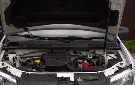 Renault Logan II, 2018 год, 760 000 рублей, 3 фотография