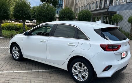 KIA cee'd III, 2022 год, 2 250 000 рублей, 10 фотография