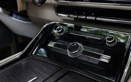 Lincoln Navigator, 2019 год, 5 000 000 рублей, 6 фотография