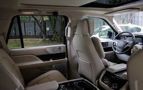 Lincoln Navigator, 2019 год, 5 000 000 рублей, 16 фотография