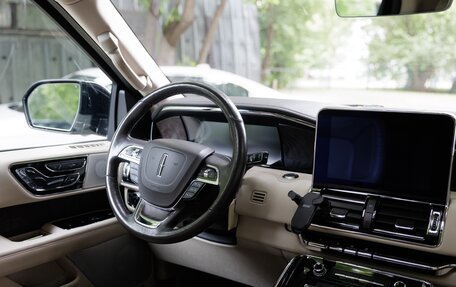 Lincoln Navigator, 2019 год, 5 000 000 рублей, 15 фотография