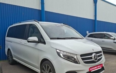 Mercedes-Benz V-Класс, 2018 год, 3 750 000 рублей, 3 фотография