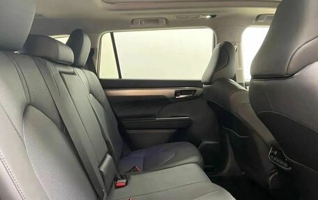 Toyota Highlander, 2025 год, 5 970 000 рублей, 13 фотография