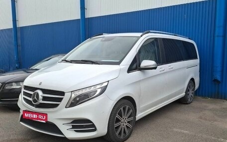 Mercedes-Benz V-Класс, 2018 год, 3 750 000 рублей, 2 фотография