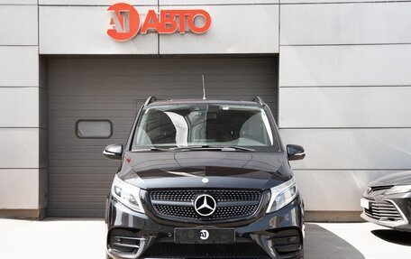 Mercedes-Benz V-Класс, 2016 год, 7 000 000 рублей, 4 фотография