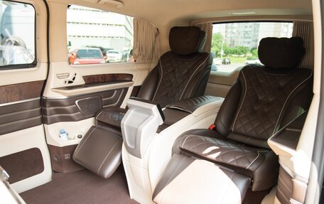 Mercedes-Benz V-Класс, 2016 год, 7 000 000 рублей, 18 фотография