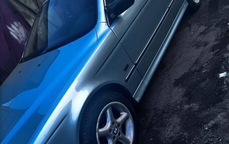 BMW 5 серия, 1998 год, 650 000 рублей, 3 фотография