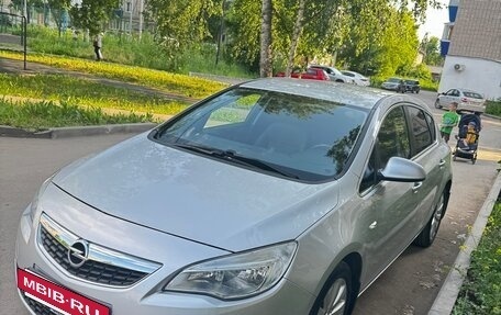 Opel Astra J, 2011 год, 830 000 рублей, 2 фотография