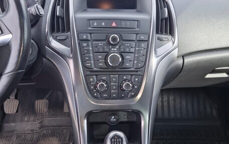 Opel Astra J, 2011 год, 830 000 рублей, 6 фотография