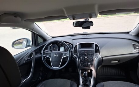 Opel Astra J, 2011 год, 830 000 рублей, 11 фотография