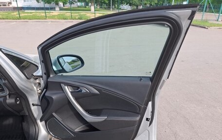 Opel Astra J, 2011 год, 830 000 рублей, 9 фотография
