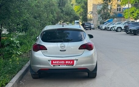Opel Astra J, 2011 год, 830 000 рублей, 3 фотография