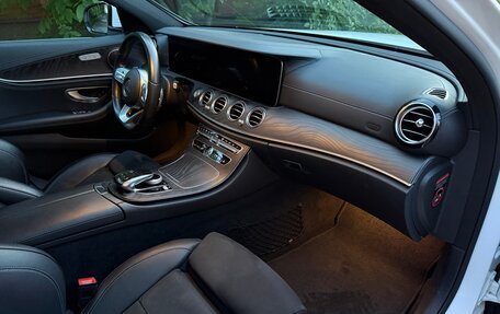 Mercedes-Benz E-Класс, 2019 год, 3 700 000 рублей, 9 фотография