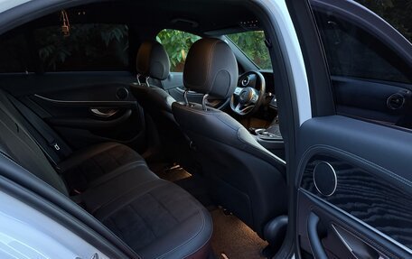 Mercedes-Benz E-Класс, 2019 год, 3 700 000 рублей, 10 фотография