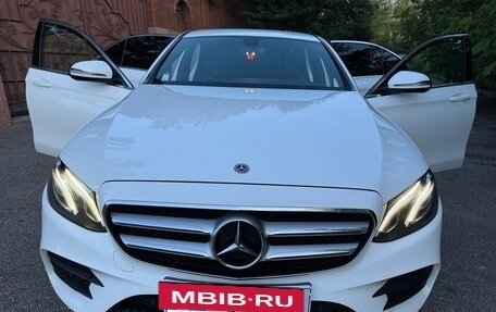 Mercedes-Benz E-Класс, 2019 год, 3 700 000 рублей, 5 фотография