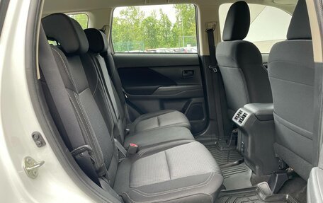 Mitsubishi Outlander III рестайлинг 3, 2020 год, 2 149 000 рублей, 11 фотография