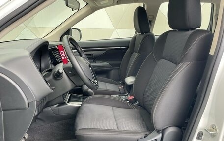 Mitsubishi Outlander III рестайлинг 3, 2020 год, 2 149 000 рублей, 3 фотография