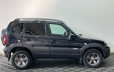 Chevrolet Niva I рестайлинг, 2017 год, 675 000 рублей, 4 фотография