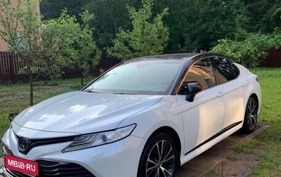Toyota Camry, 2020 год, 2 600 000 рублей, 1 фотография