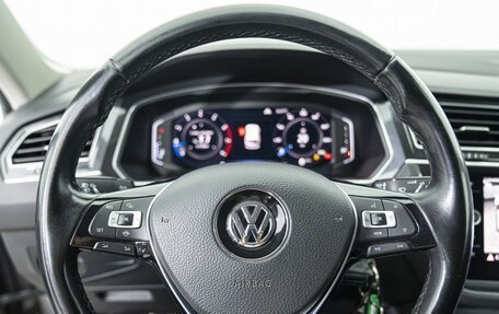 Volkswagen Tiguan II, 2019 год, 2 389 000 рублей, 6 фотография